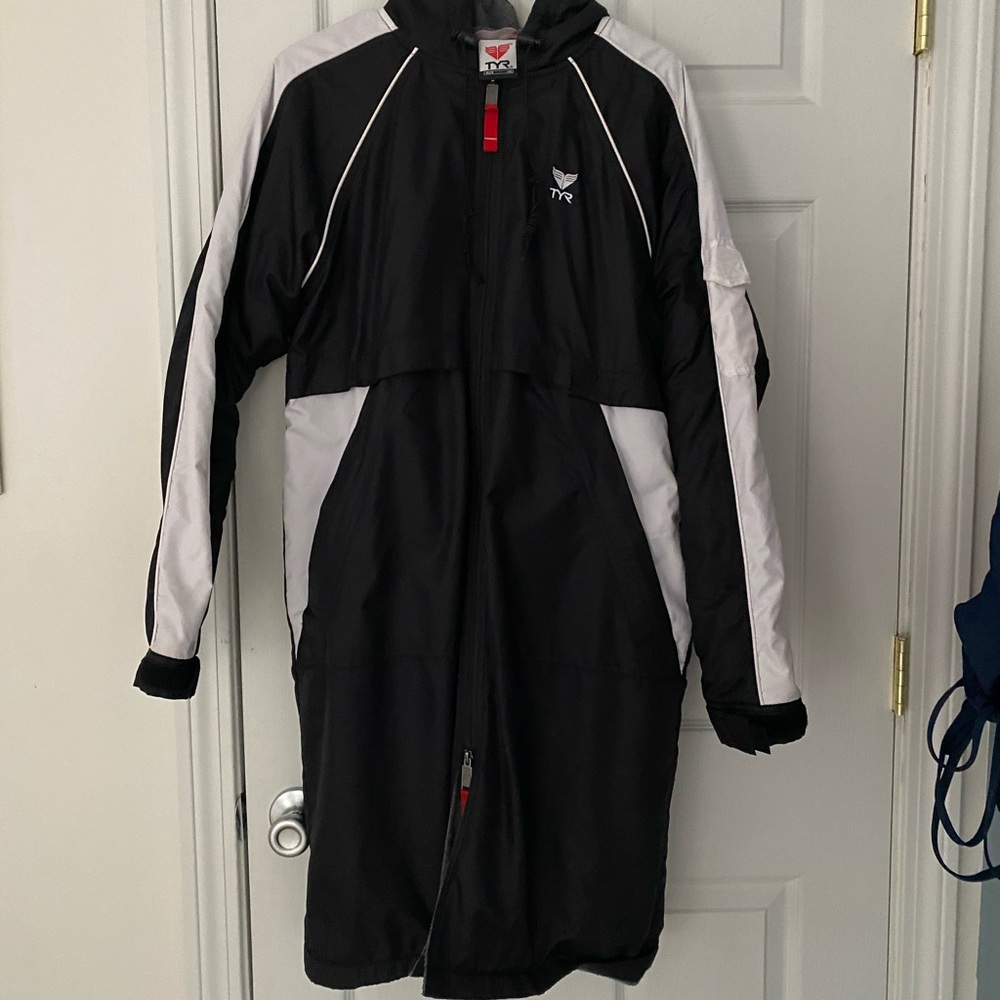 TYR swim parka